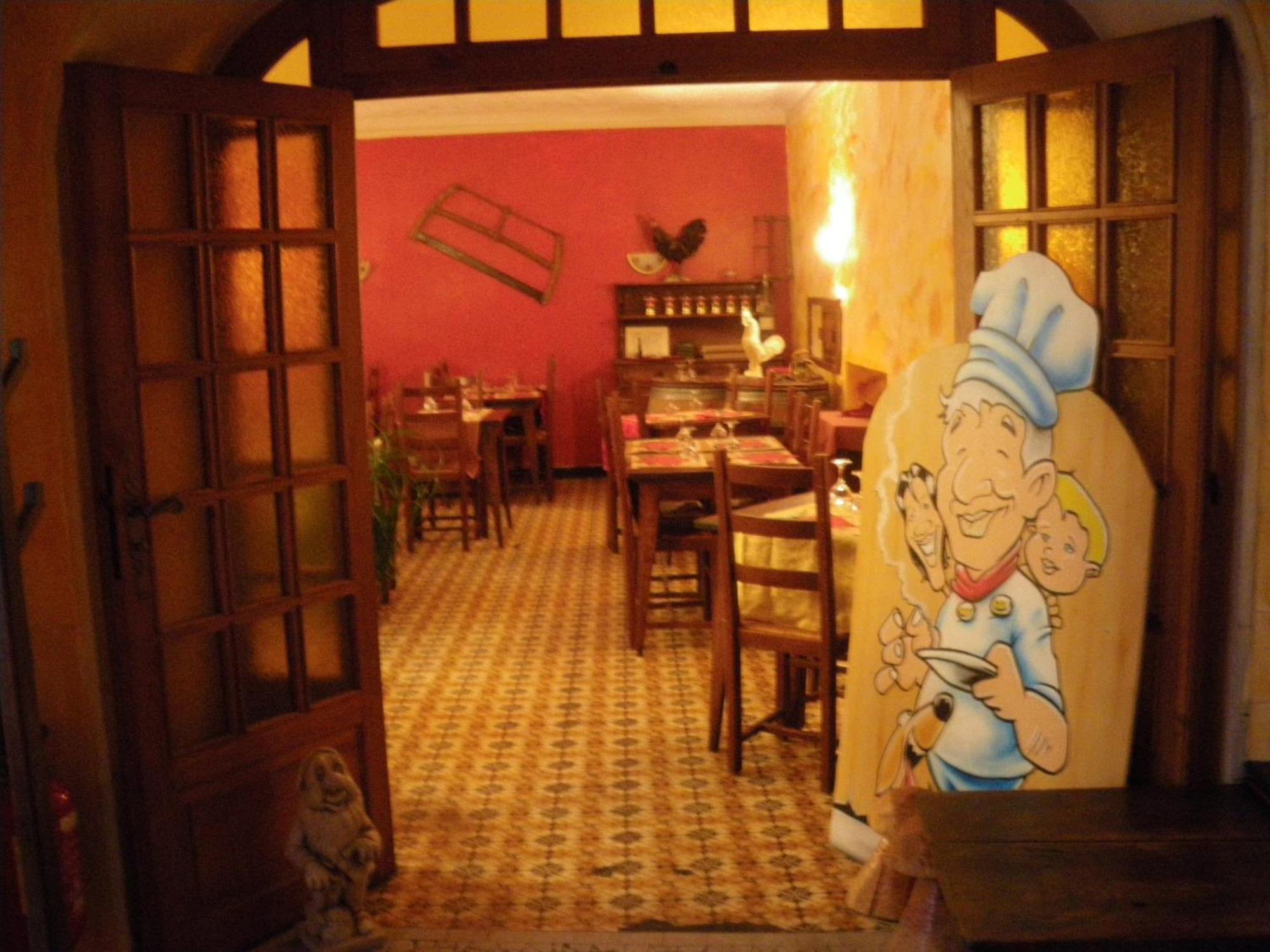Hotel Restaurant Du Lion D'Or Шато-Шинон Экстерьер фото